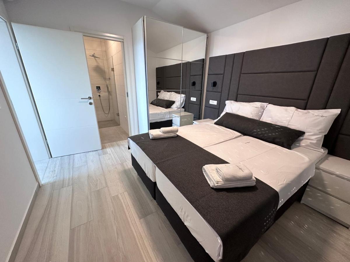 Luxury Apartments Marty Малинська Екстер'єр фото