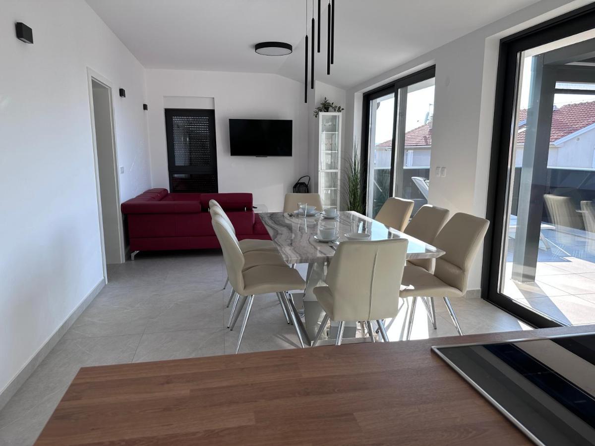 Luxury Apartments Marty Малинська Екстер'єр фото