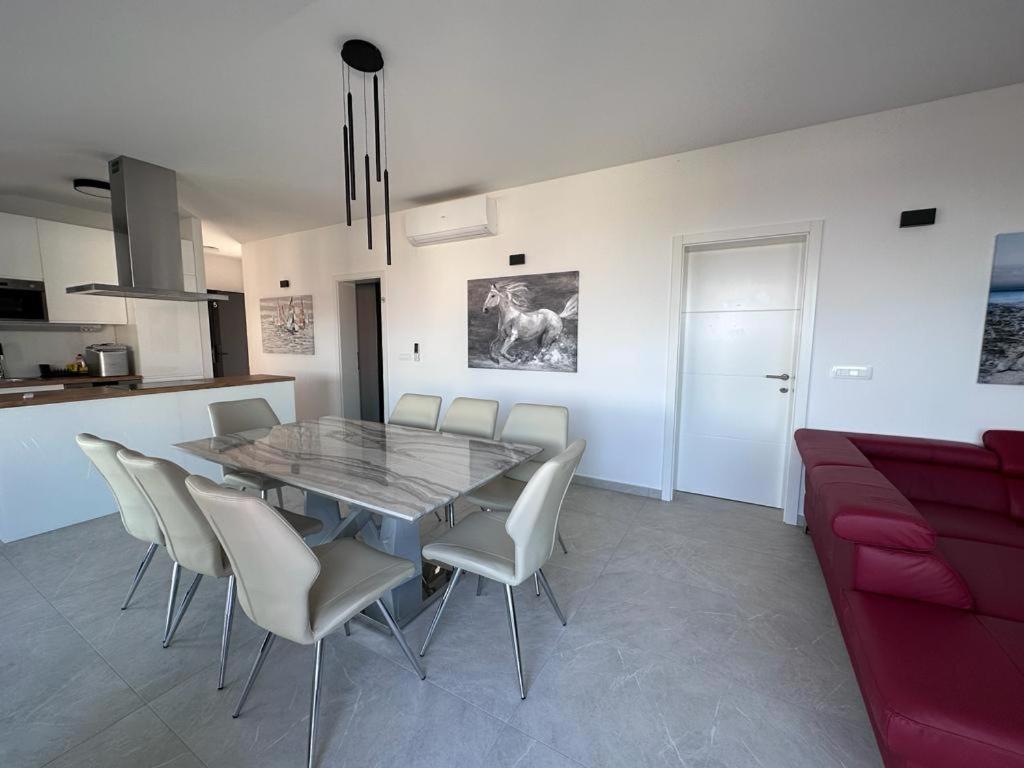 Luxury Apartments Marty Малинська Екстер'єр фото