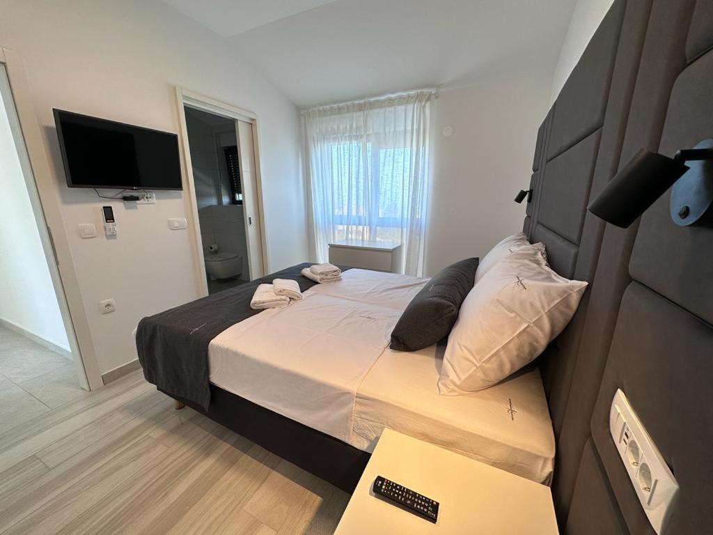 Luxury Apartments Marty Малинська Екстер'єр фото